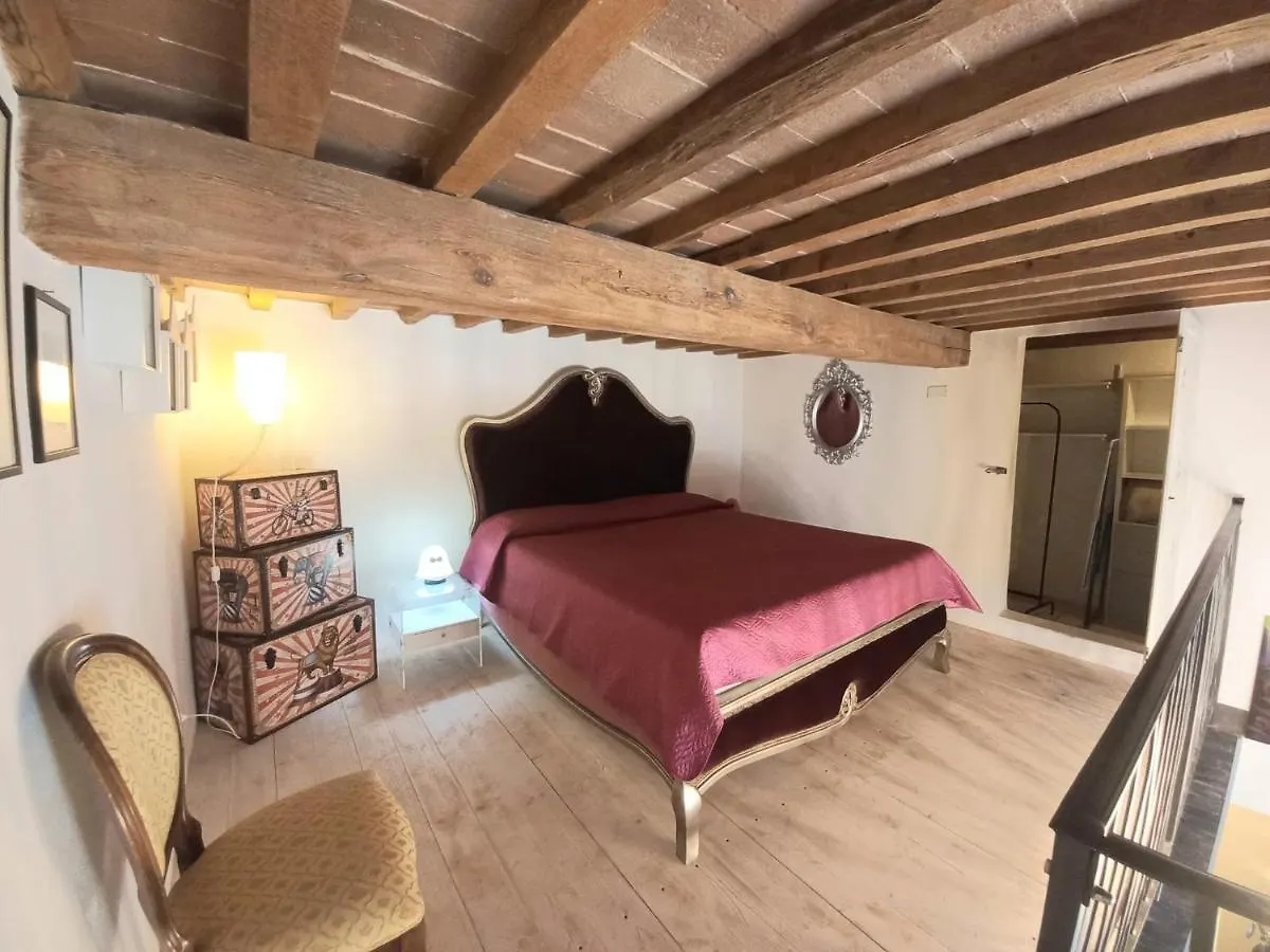 L'Ora Delle Streghe B&B Centralissimo Livorno Italy