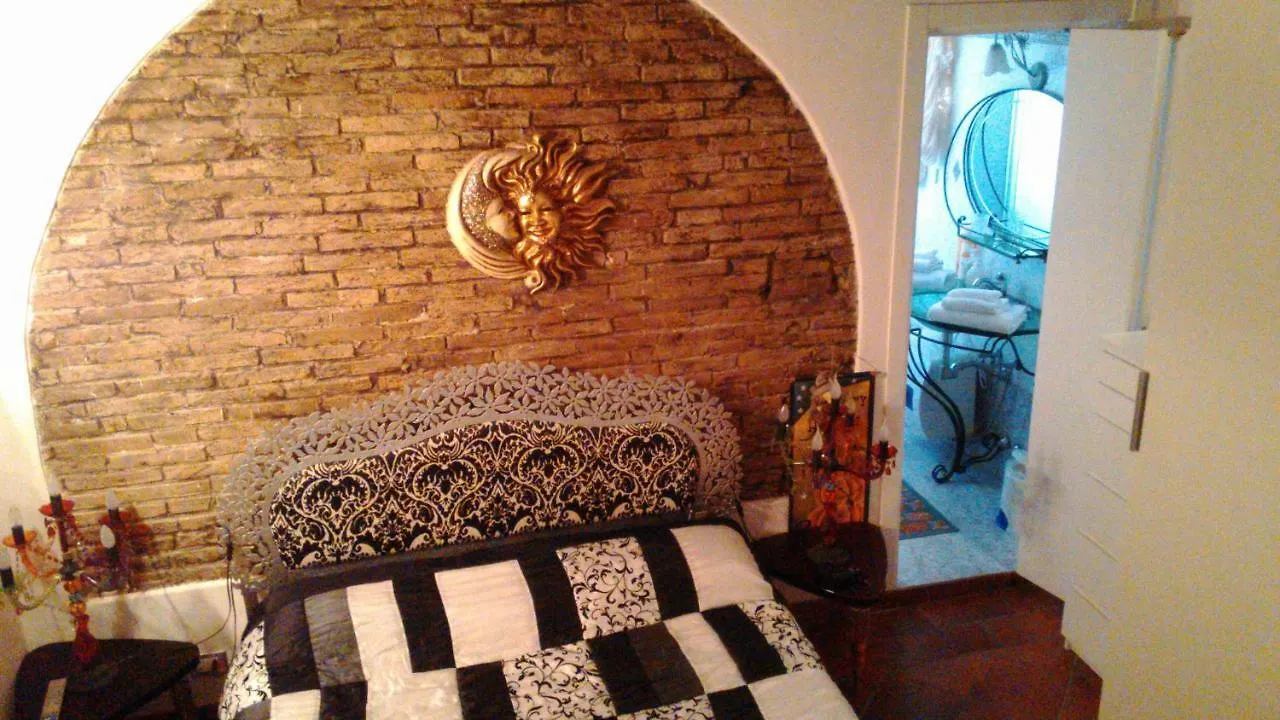L'Ora delle Streghe b&b centralissimo Livorno Bed & Breakfast