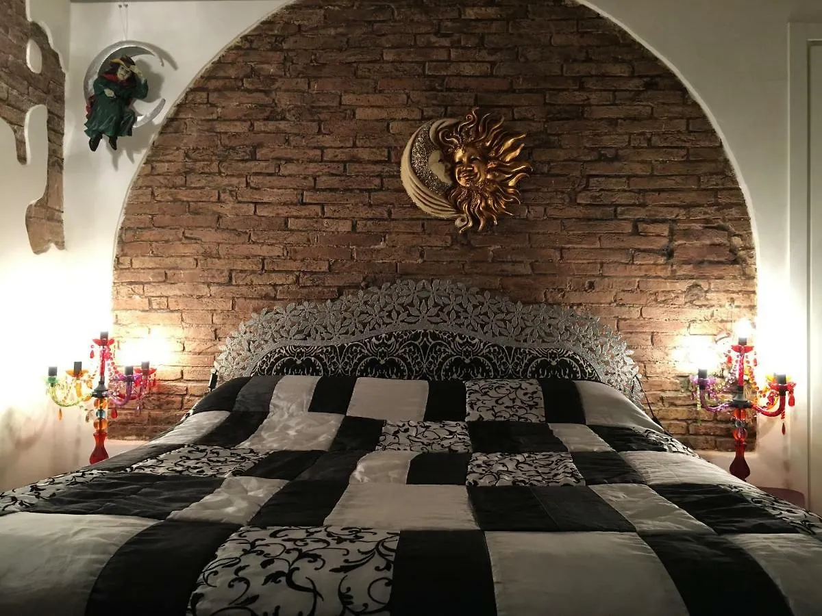 Bed & Breakfast L'Ora delle Streghe b&b centralissimo Livorno
