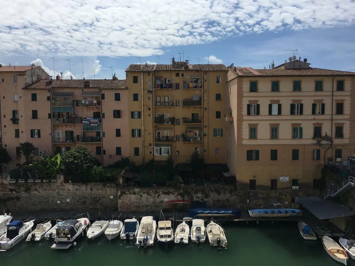 L'Ora Delle Streghe B&B Centralissimo Livorno Bed & Breakfast