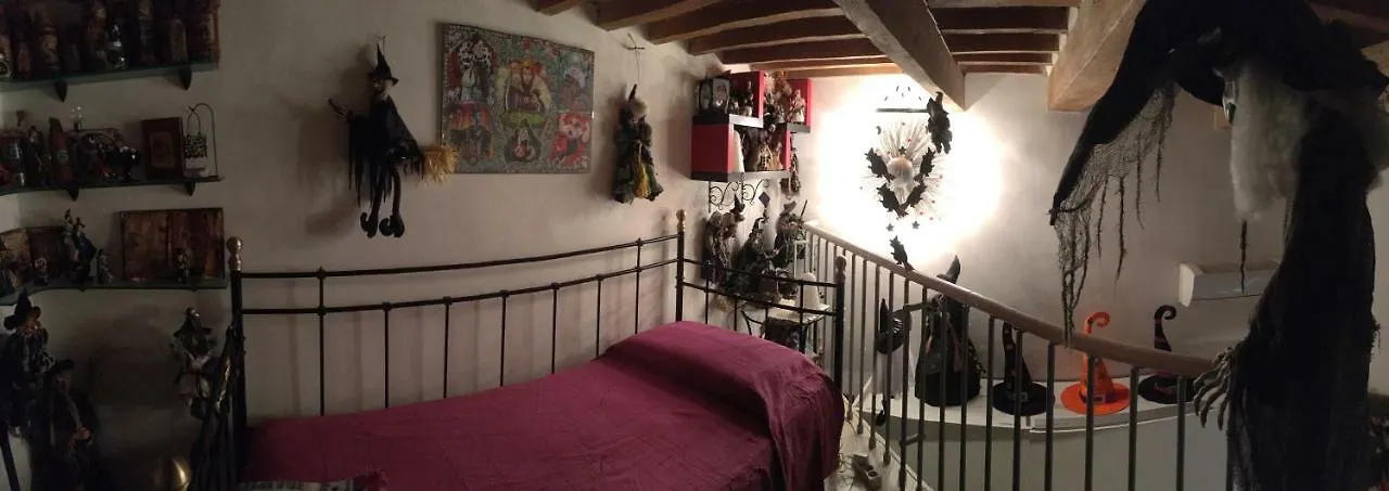 L'Ora delle Streghe b&b centralissimo Livorno