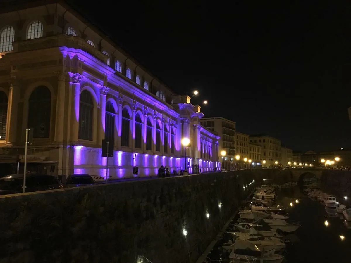 Bed & Breakfast L'Ora delle Streghe b&b centralissimo Livorno