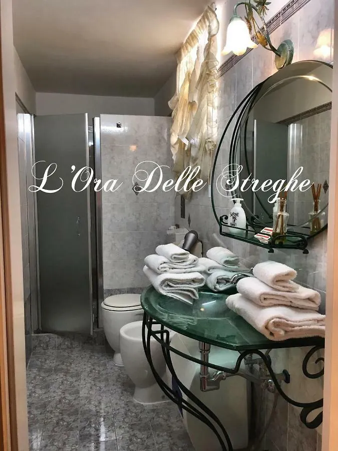 L'Ora delle Streghe b&b centralissimo Livorno Italia